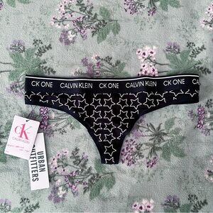 Calvin Klein Logo Star Printed Thong
